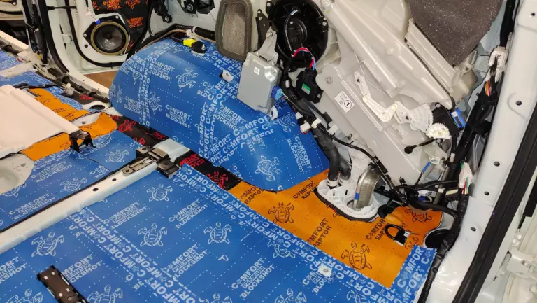Шумоизоляция багажника Land Cruiser Prado-5