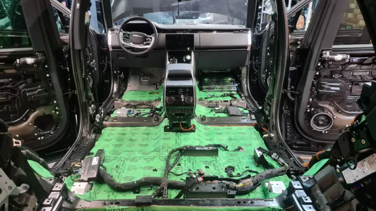 Шумоизоляция пола Range Rover-3