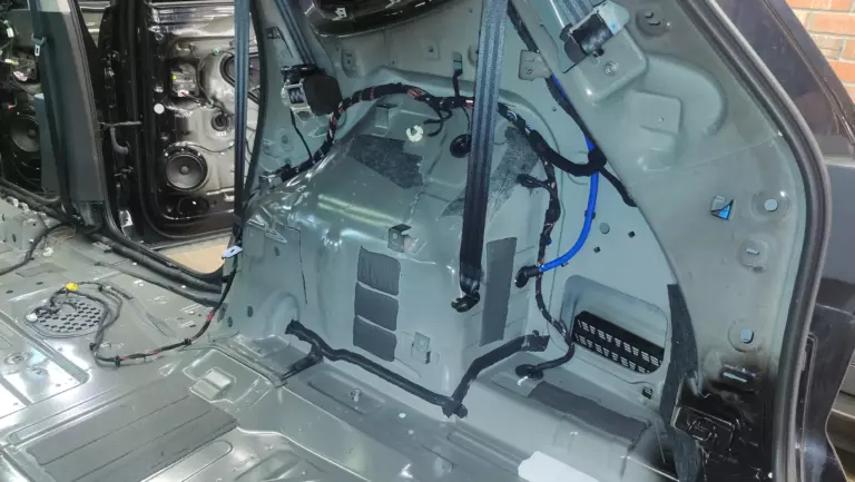 Шумоизоляция багажника Volkswagen Teramont-3